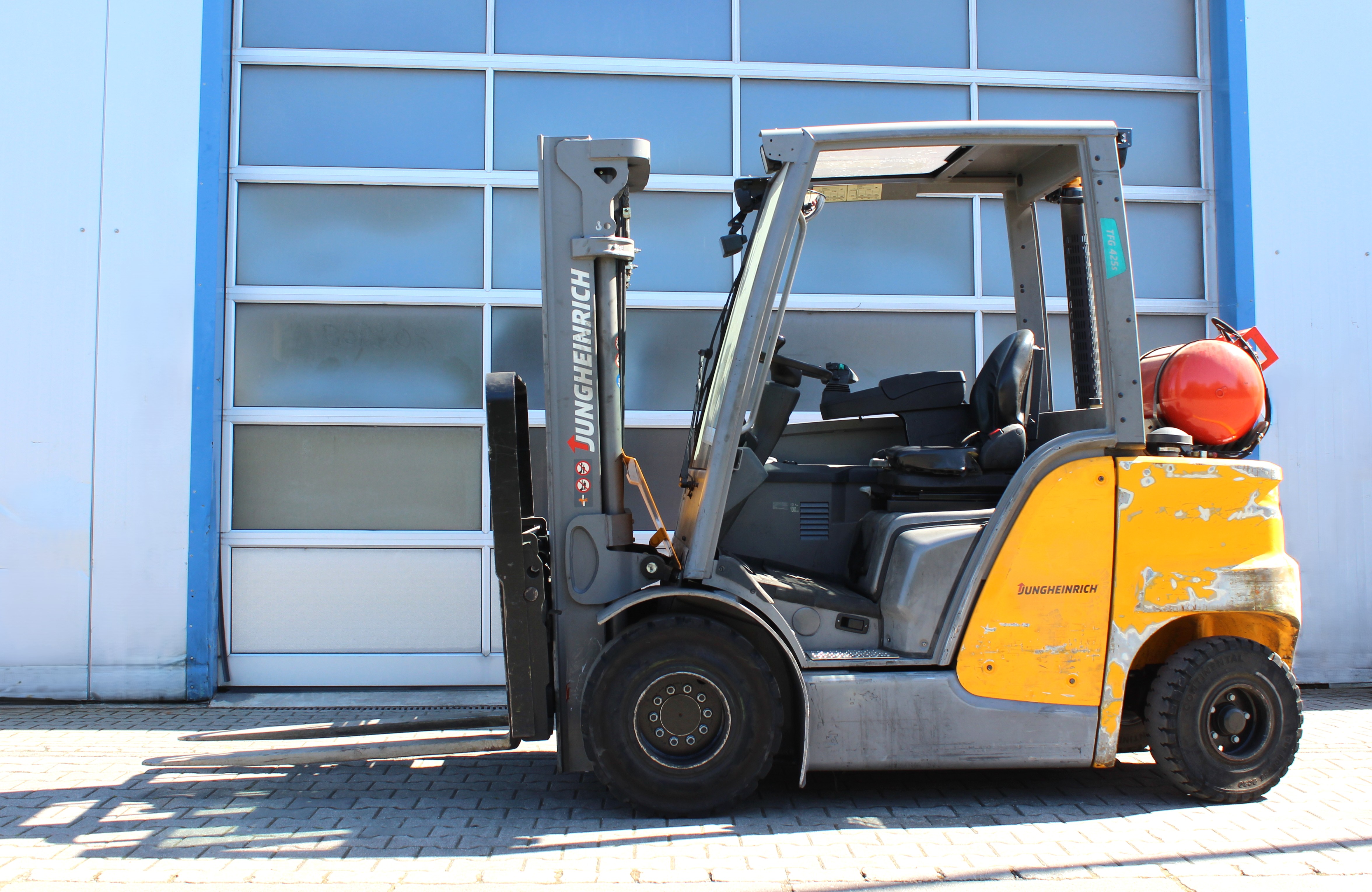 Jungheinrich TFG425s Gasstapler, Bj2021, Hubhöhe 4,7m, Triplex mit Vollfreihub, Multi-Pilot & Halbkabine