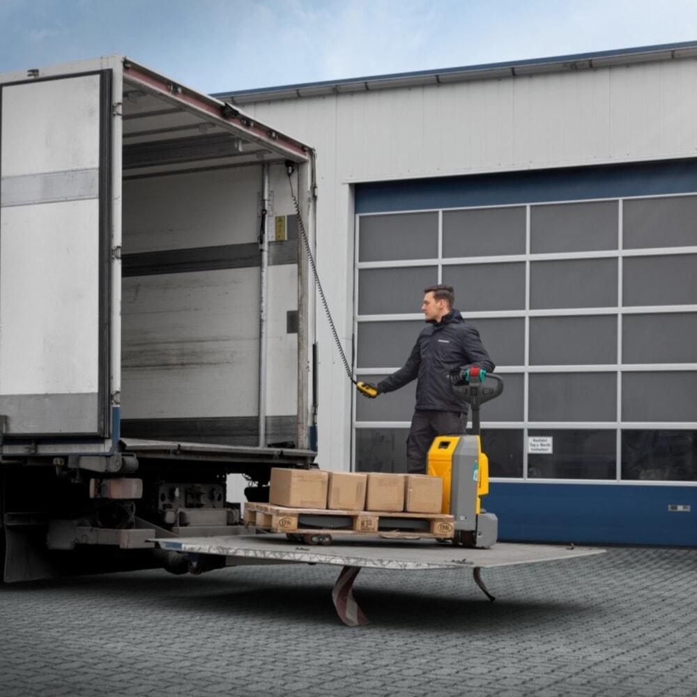 Jungheinrich Elektro-Hubwagen AME 18, Tragfähigkeit 1.800 kg, Gabellänge 1.150 mm, Tandemrollen