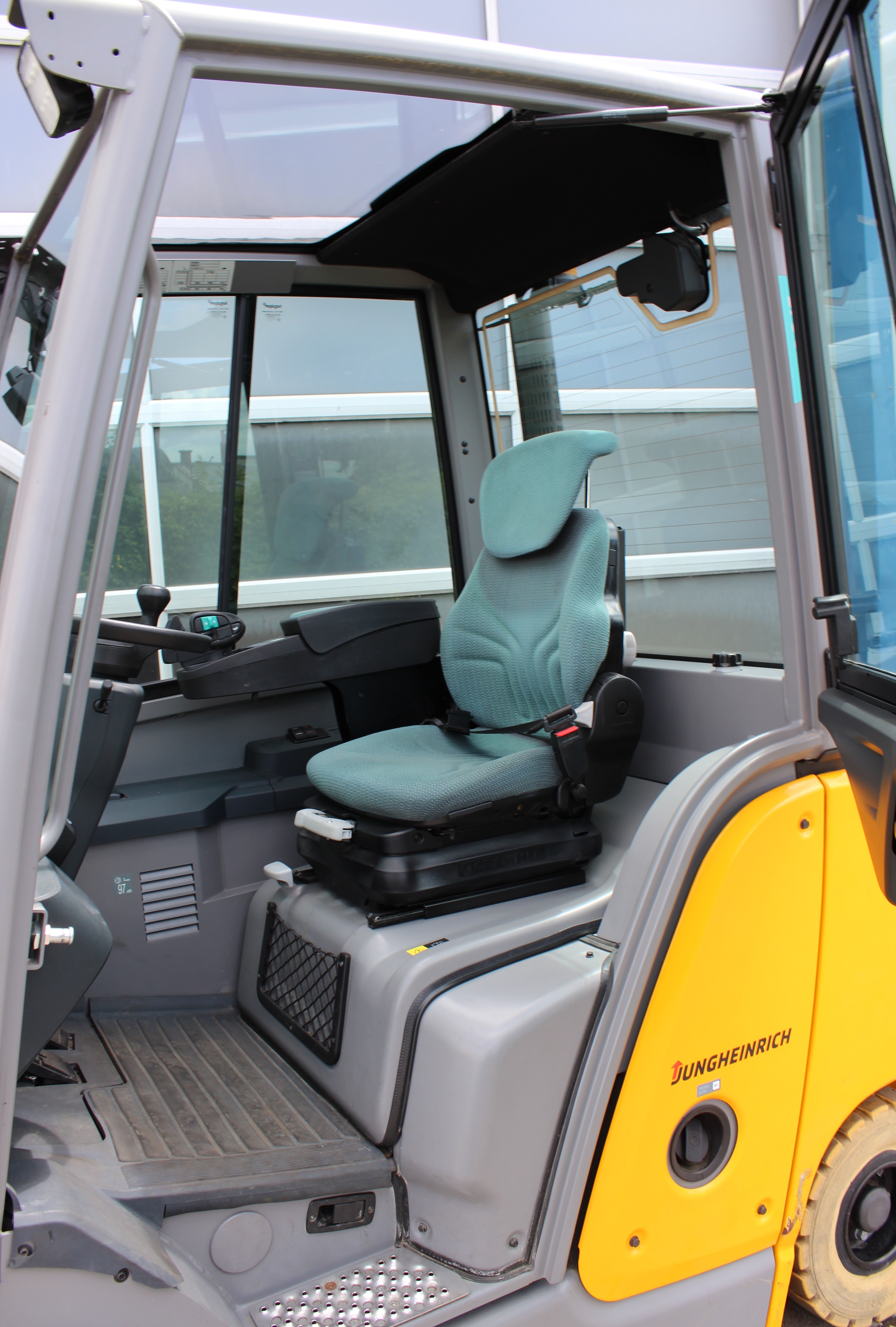 Jungheinrich DFG 320s Dieselstapler Bj2021 – Nur 327 Std., 4,7m Duplex-Vollfreihub (DZ) & Fingertip