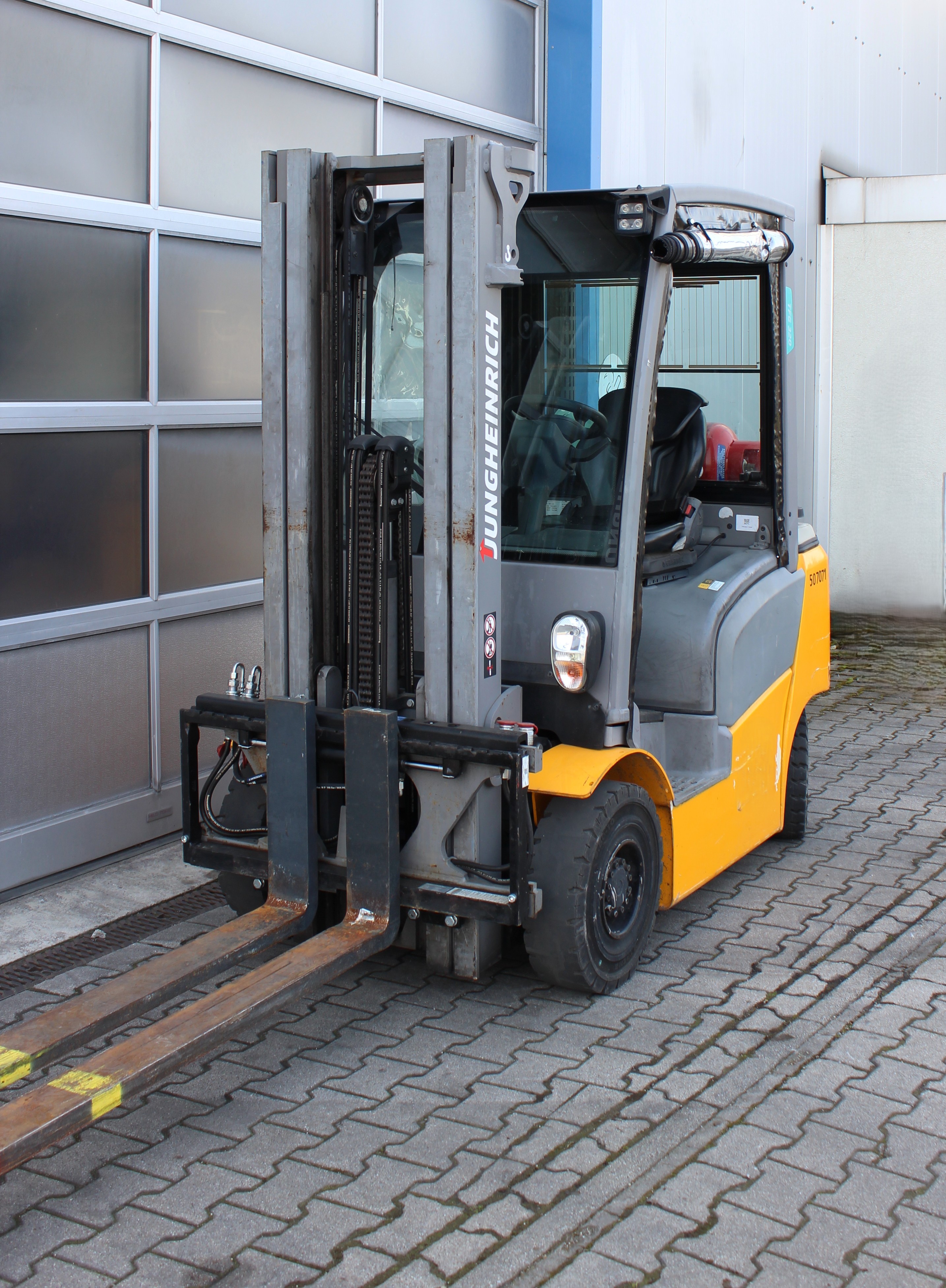 Jungheinrich TFG320, Triplex 4,64m Hubhöhe, Bj 17 Gas Stapler LPG