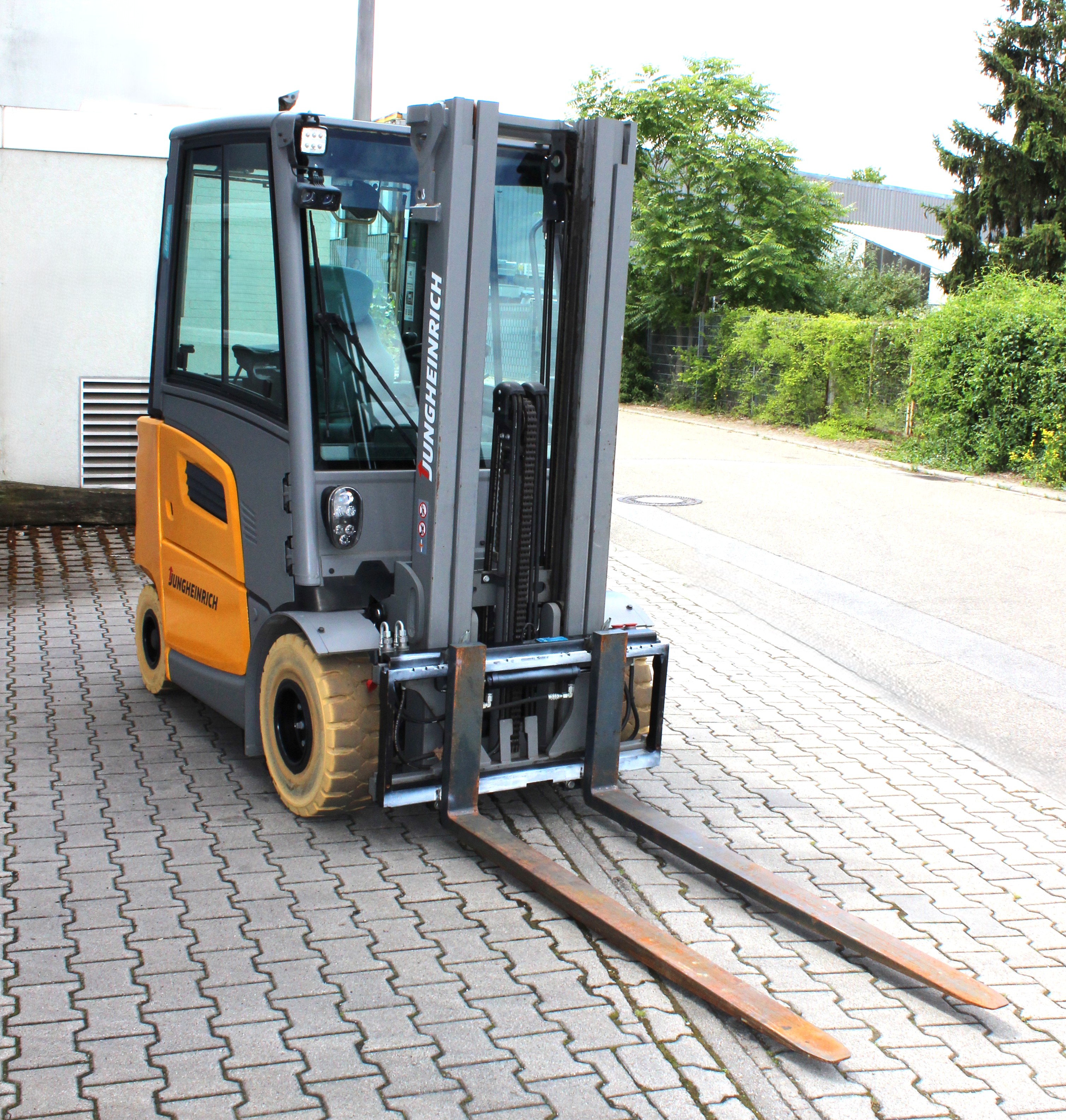 Jungheinrich DFG 320s Dieselstapler Bj2021 – Nur 327 Std., 4,7m Duplex-Vollfreihub (DZ) & Fingertip