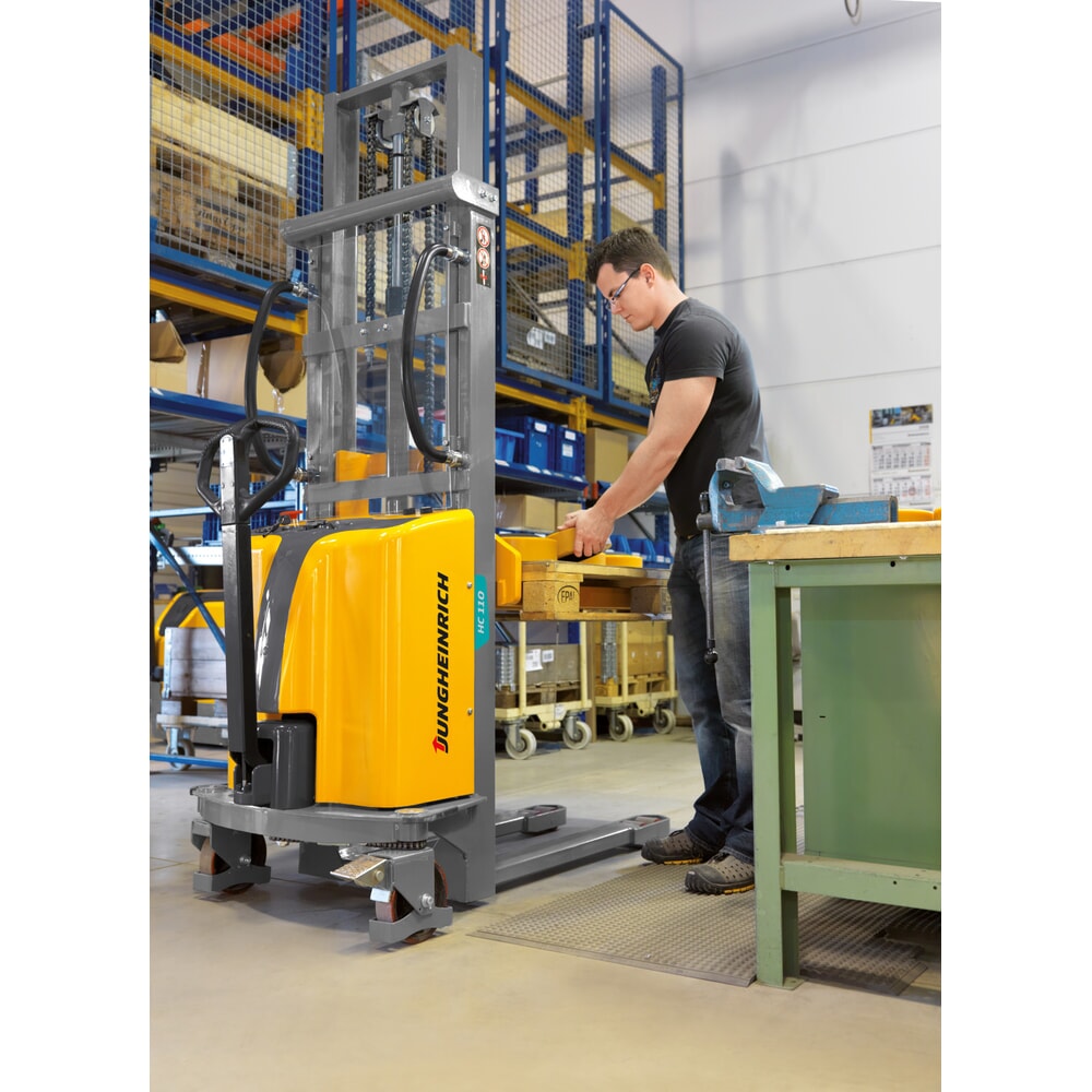 Jungheinrich Elektro-Hochhubwagen HC 110, semielektrisch, Zweifach-Teleskop-Hubgerüst, Hubhöhe bis 3.000 mm, Tragfähigkeit 1.000 kg