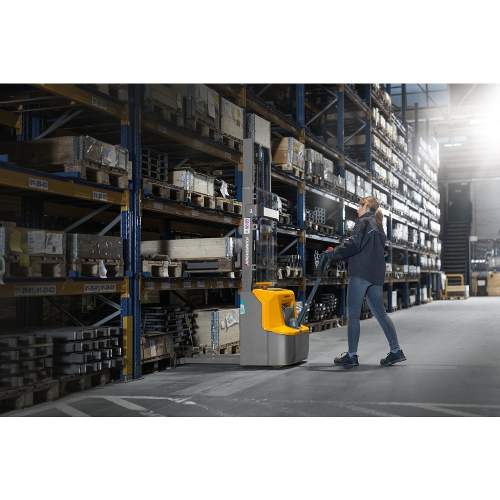 Jungheinrich Elektro-Hochhubwagen AMC 12, Tragfähigkeit 1200 kg, Zweifach-Teleskop-Hubgerüst, Hubhöhe bis 3600 mm