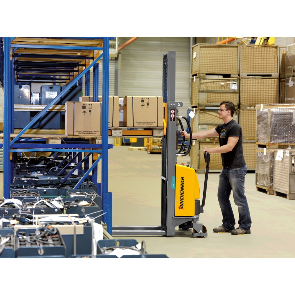 Jungheinrich Elektro-Hochhubwagen HC 110, semielektrisch, Zweifach-Teleskop-Hubgerüst, Hubhöhe bis 3.000 mm, Tragfähigkeit 1.000 kg