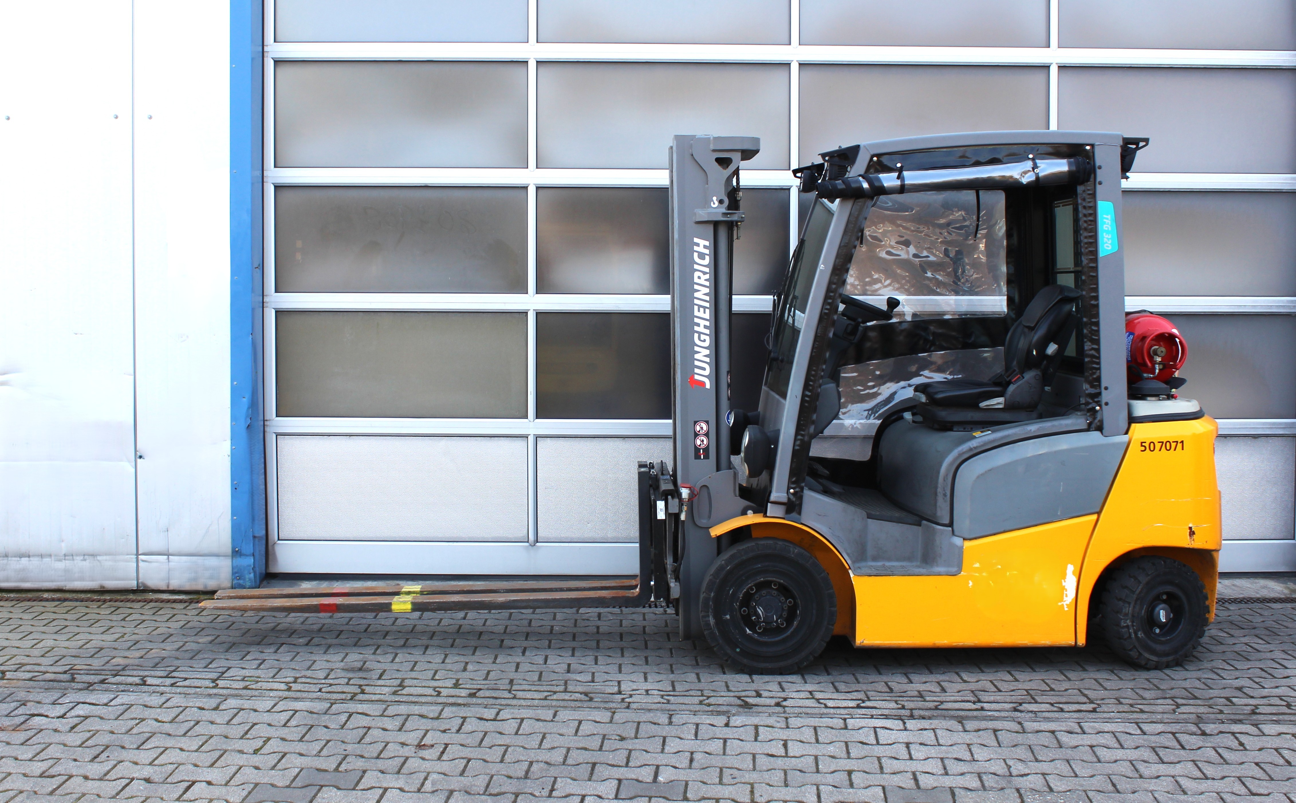 Jungheinrich TFG320, Triplex 4,64m Hubhöhe, Bj 17 Gas Stapler LPG