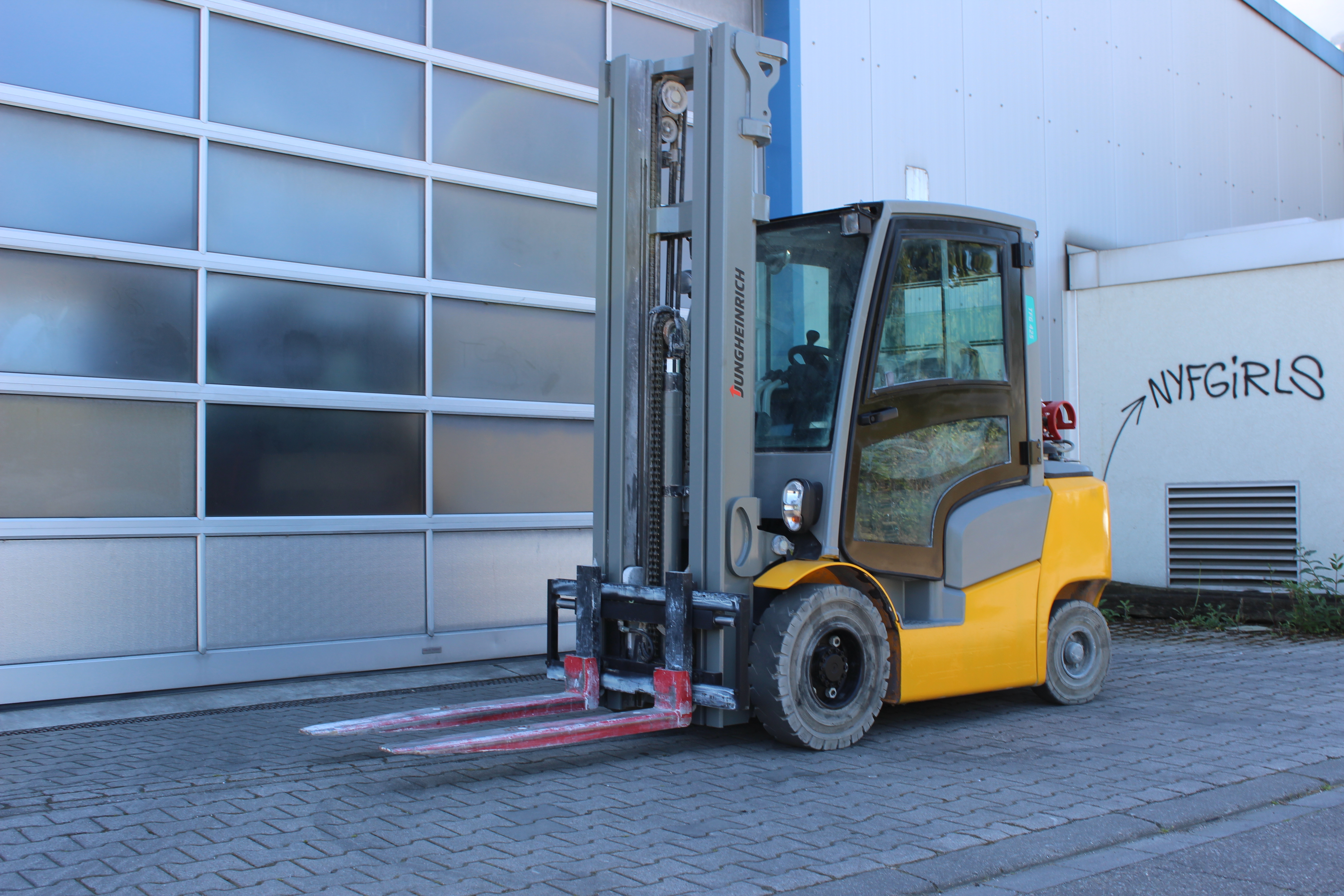 Jungheinrich TFG425 Gasstapler Bj2019, Hubhöhe 6m, Triplex mit Vollfreihub & Vollkabine