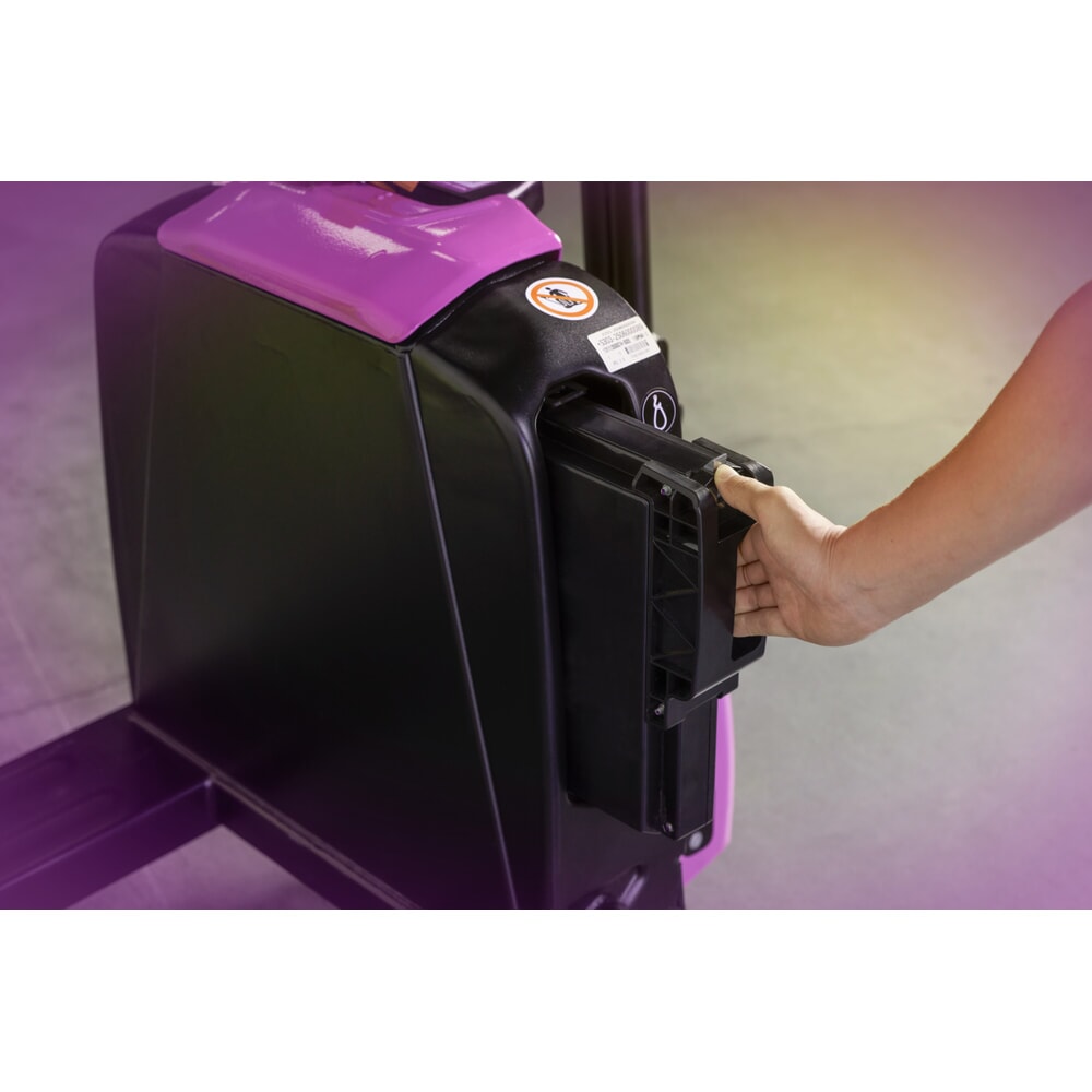 AntOn by Jungheinrich Elektro-Hubwagen PTL 1.5, Tragfähigkeit 1.500 kg mit Stützrollen