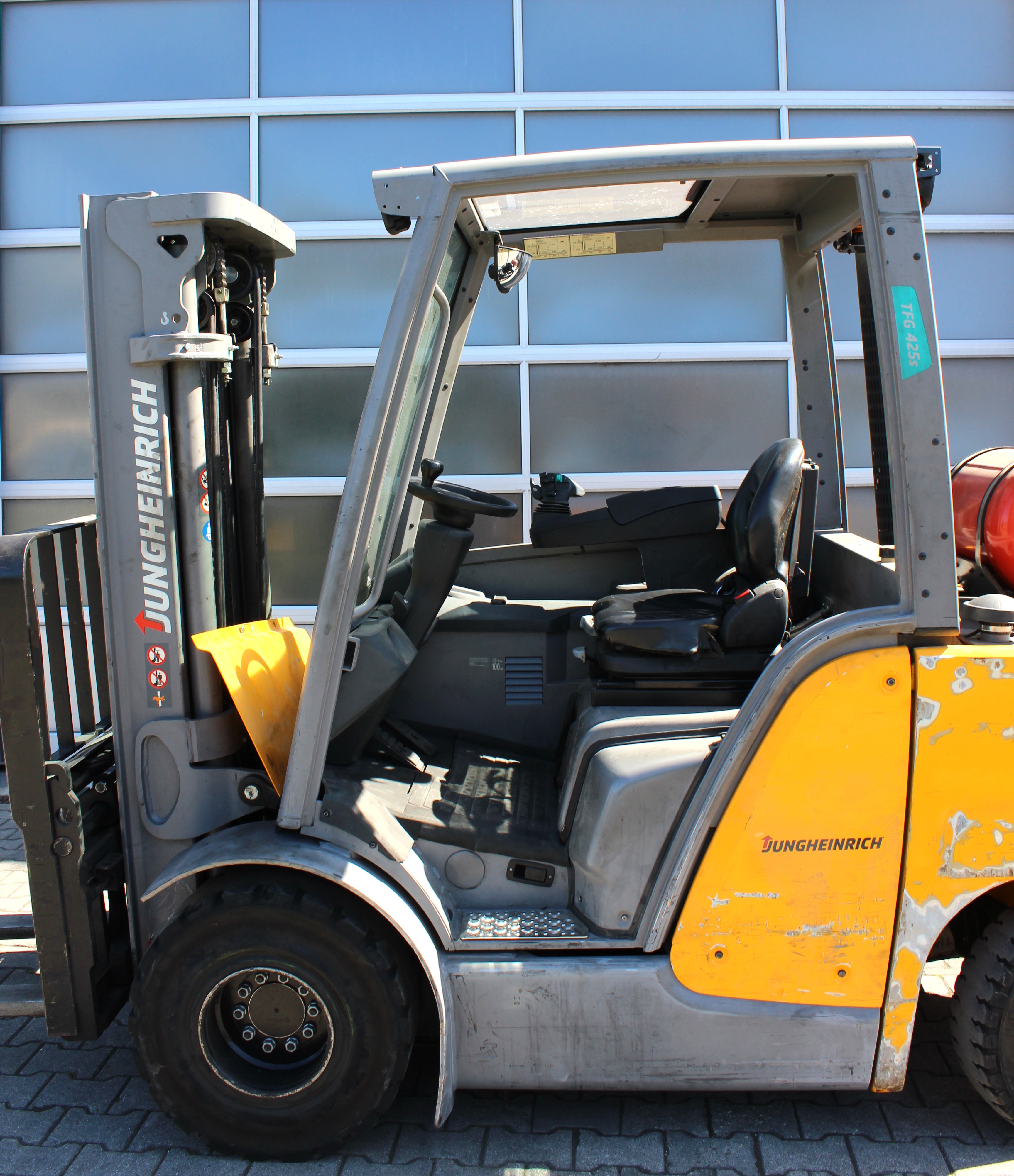 Jungheinrich TFG425s Gasstapler, Bj2021, Hubhöhe 4,7m, Triplex mit Vollfreihub, Multi-Pilot & Halbkabine