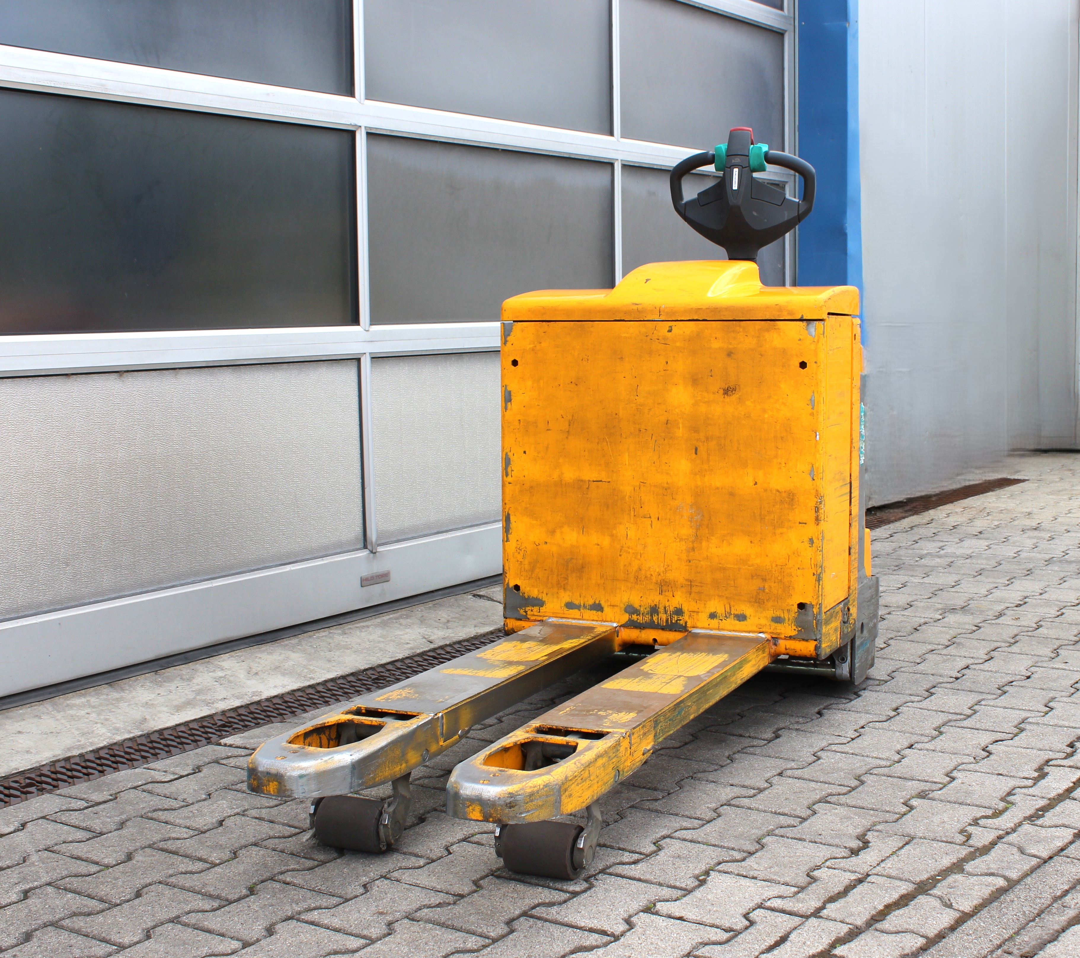 Jungheinrich Elektro-Hubwagen EJE 225, Tragfähigkeit 2.500 kg, Bj 2018