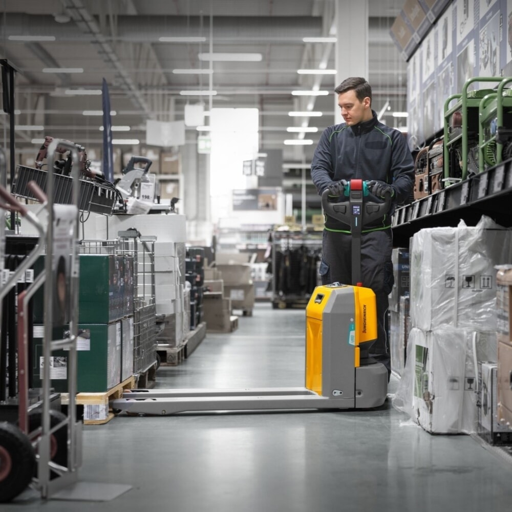 Jungheinrich Elektro-Hubwagen AME 18, Tragfähigkeit 1.800 kg, Gabellänge 1.150 mm, Tandemrollen