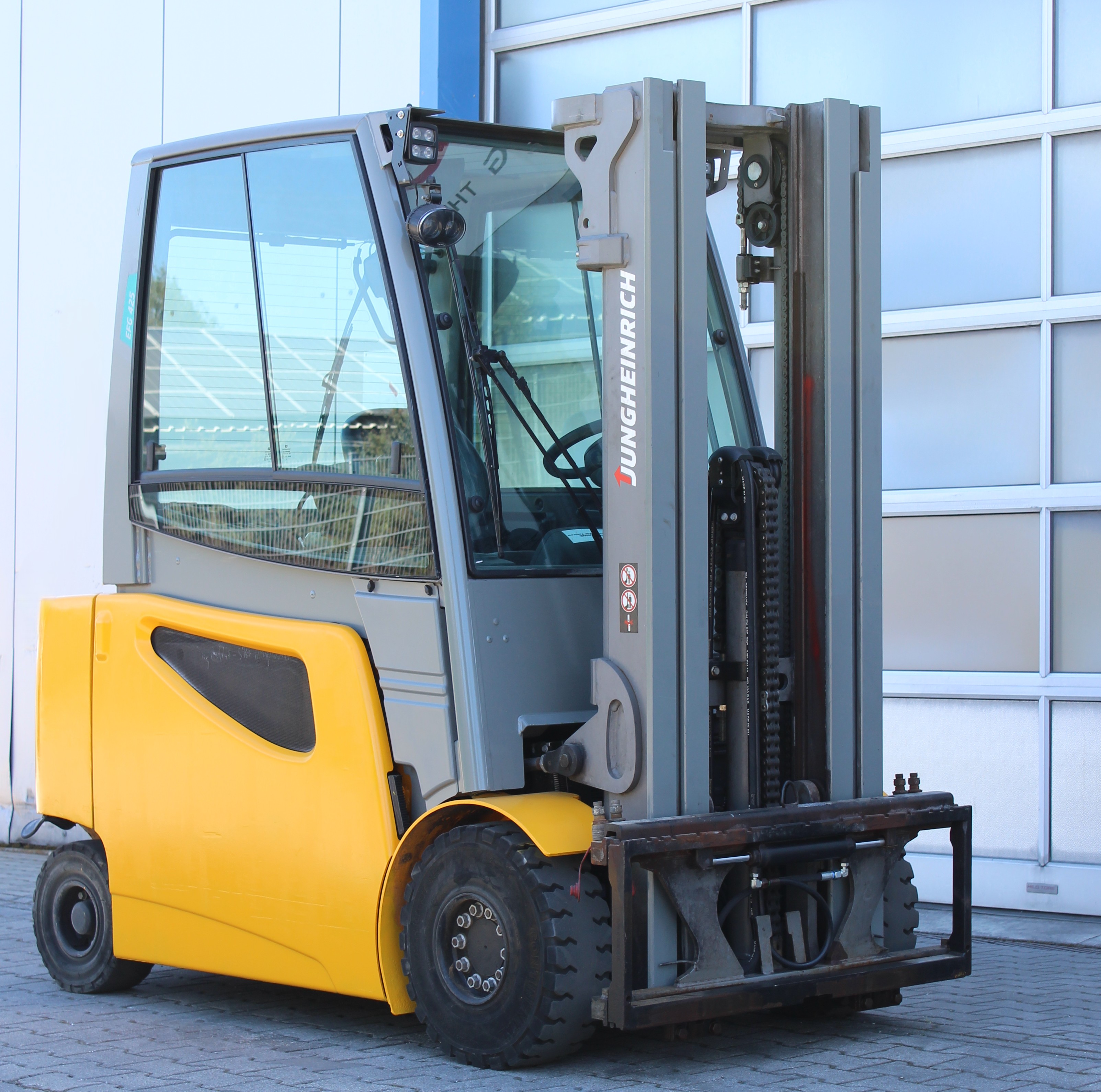 Jungheinrich EFG425 Elektrostapler, Bj2017,  Hubhöhe 4,7m, Vollkabine