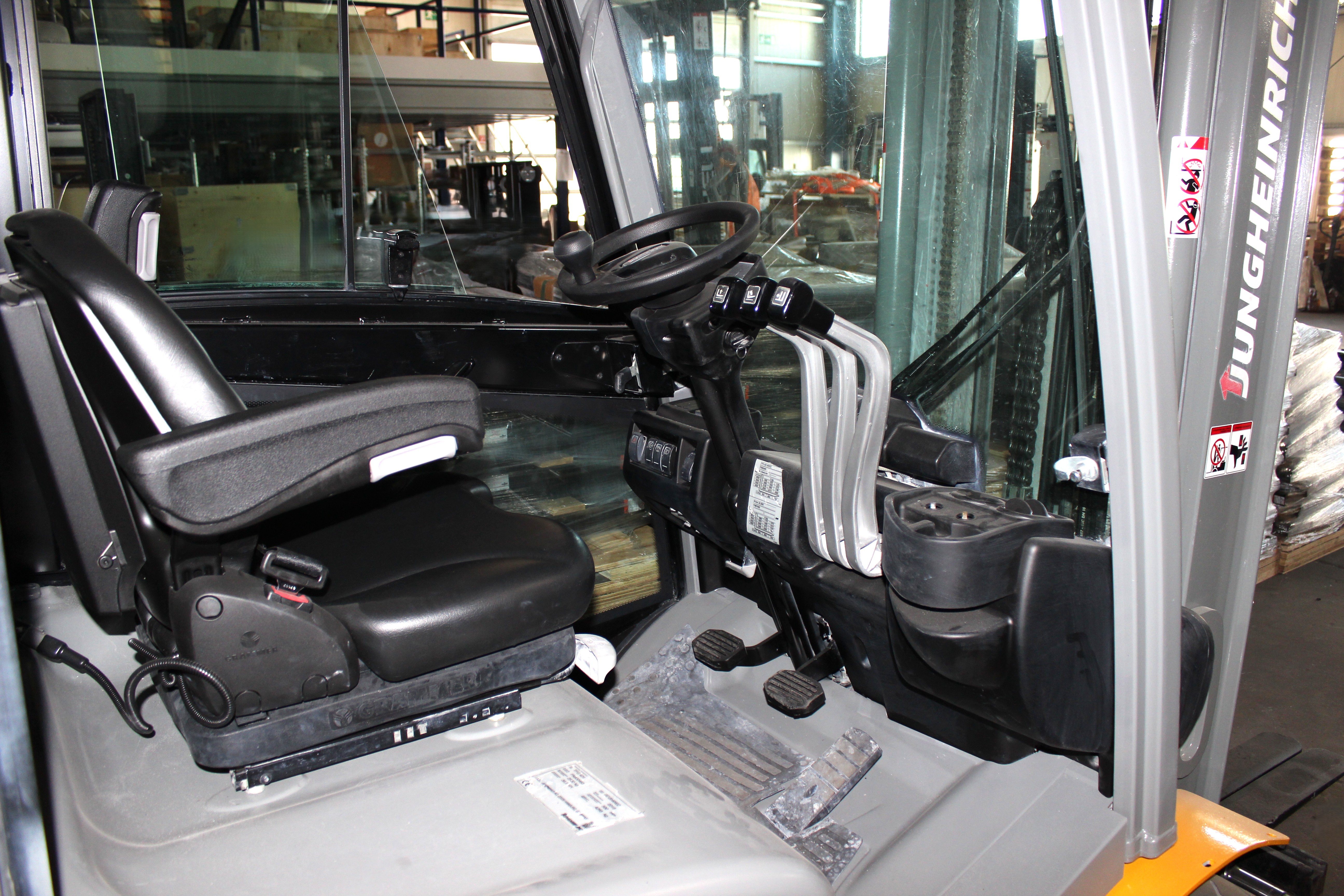 Jungheinrich TFG 425 Gasstapler, Dj2019, Hubhöhe 6m, Triplex mit Vollfreihub & Vollkabine