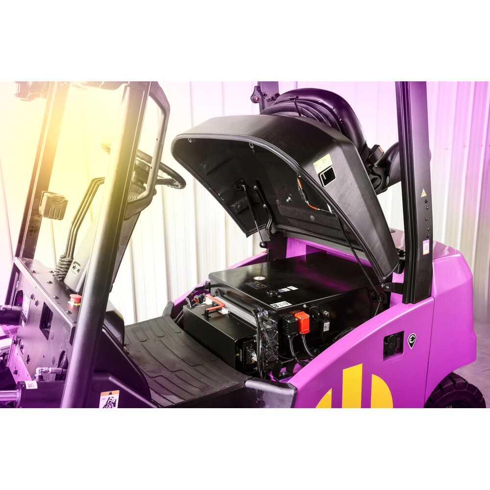 AntOn by Jungheinrich Elektro-Stapler CBH 2.5, Hubhöhe 3.300 mm, Tragfähigkeit 2.500 kg, mit Zweifach-Teleskop-Hubgerüst inkl. externem Ladegerät 80 V, 60 A