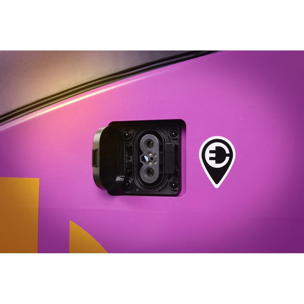 AntOn by Jungheinrich Elektro-Stapler CBH 2.5, Hubhöhe 3.300 mm, Tragfähigkeit 2.500 kg, mit Zweifach-Teleskop-Hubgerüst inkl. externem Ladegerät 80 V, 60 A