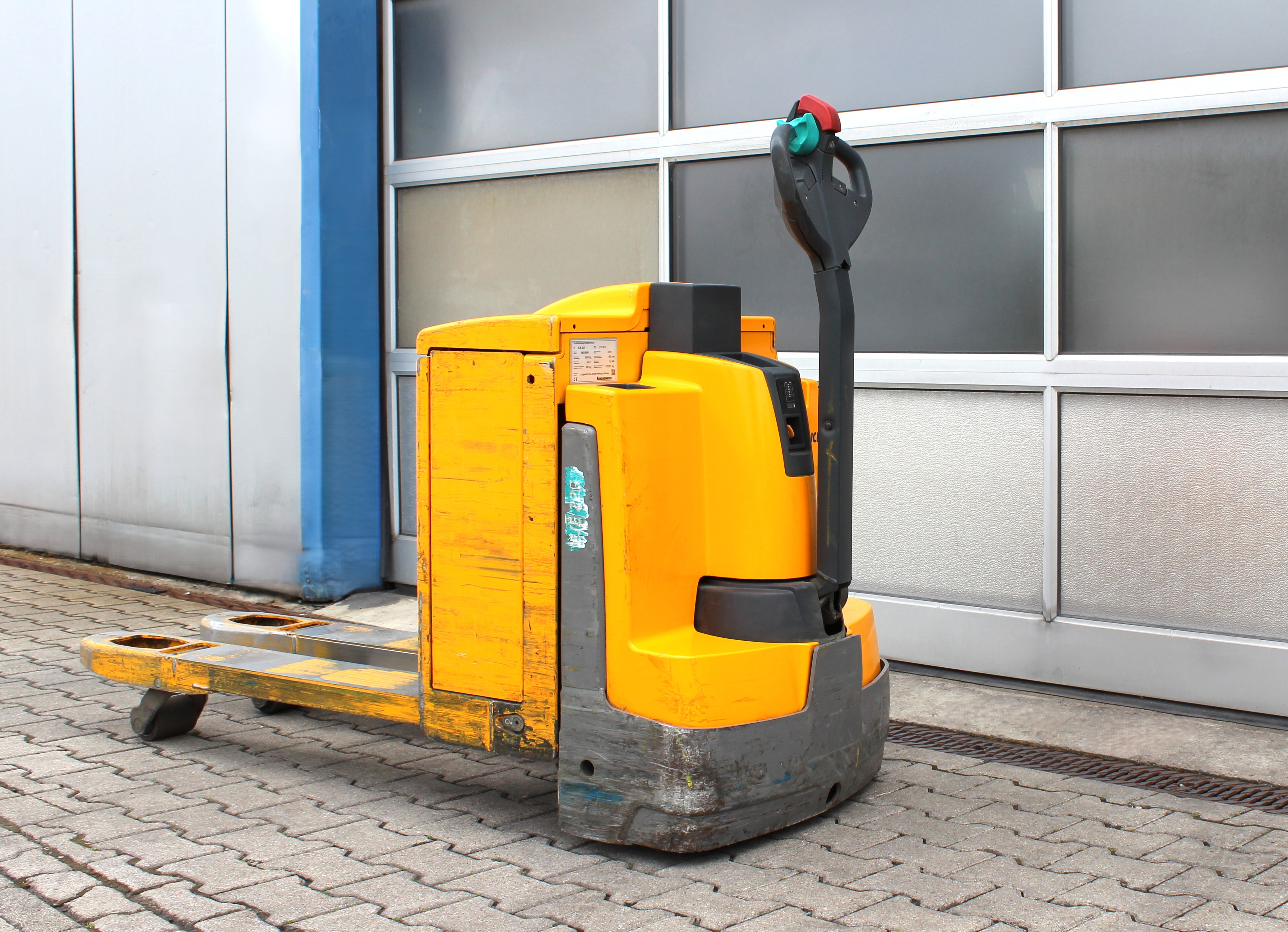 Jungheinrich Elektro-Hubwagen EJE 225, Tragfähigkeit 2.500 kg, Bj 2018
