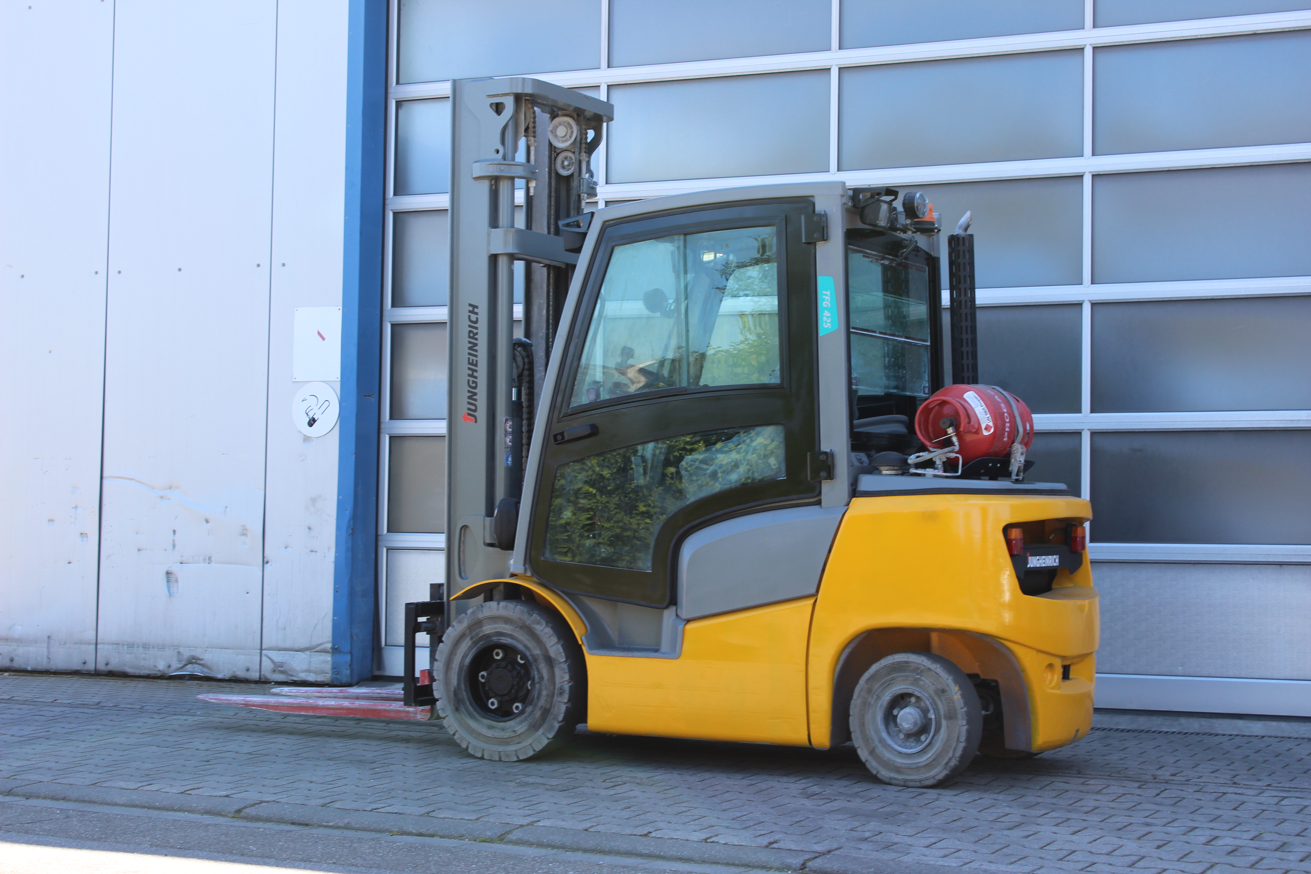 Jungheinrich TFG425 Gasstapler Bj2019, Hubhöhe 6m, Triplex mit Vollfreihub & Vollkabine