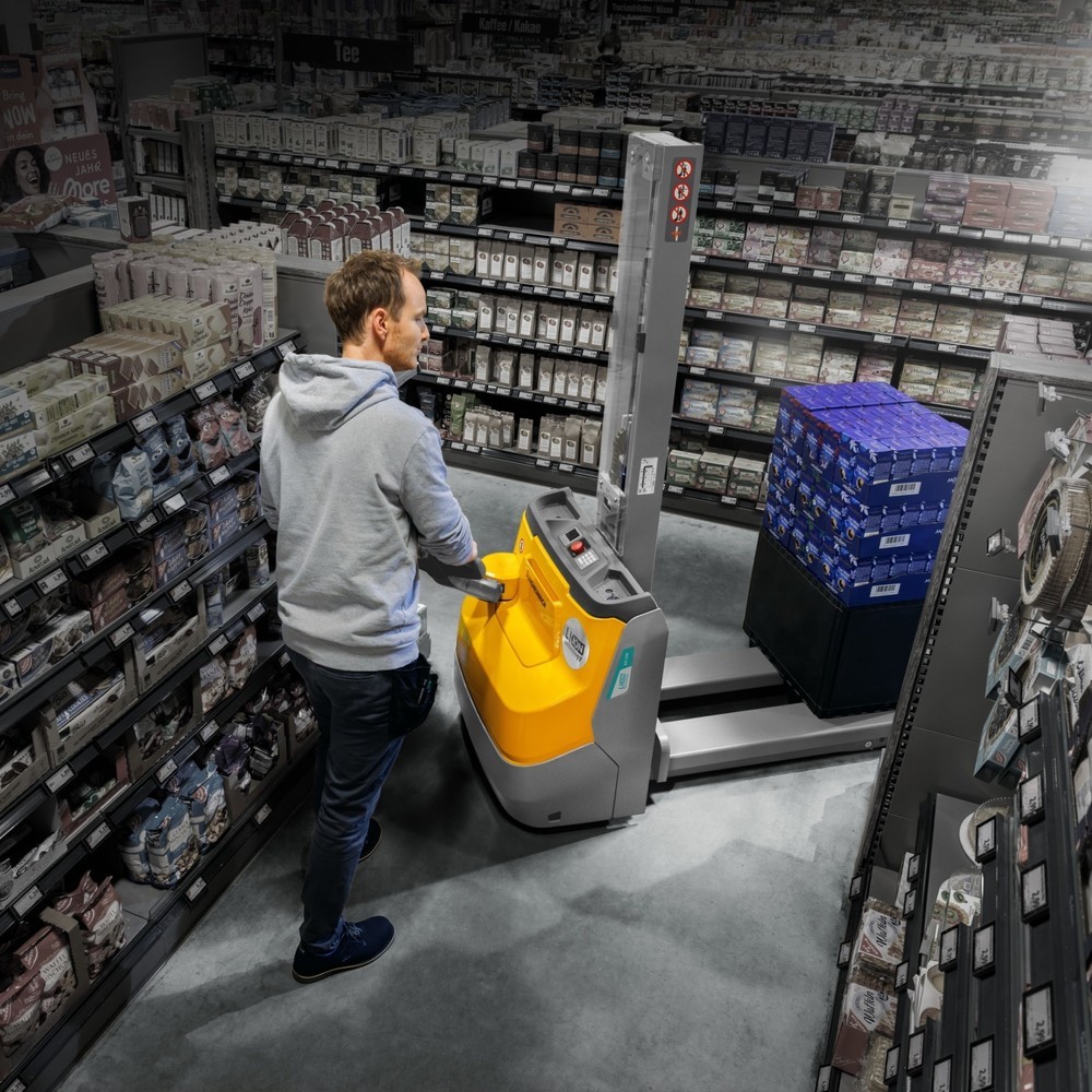 Jungheinrich Elektro-Hochhubwagen EJC 110i E, Monomast, Hubhöhe 1.290 mm, Tragfähigkeit 1.000 kg, Proportionalhydraulik